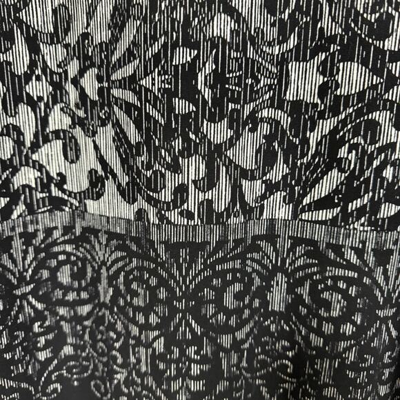 Chico’s Size 1 US 8/10 3/4 Sleeve Sheath Knee Length Black White Gray Stretch - Picture 8 of 12